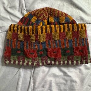 Vintage Maggie White wool beanie